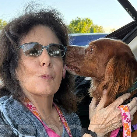 Pepper meeting new mom for the 1st time w/a kiss